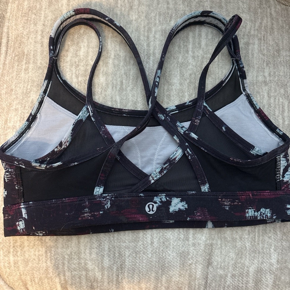 lululemon athletica Women's Black and Maroon Patterned Sports Bra